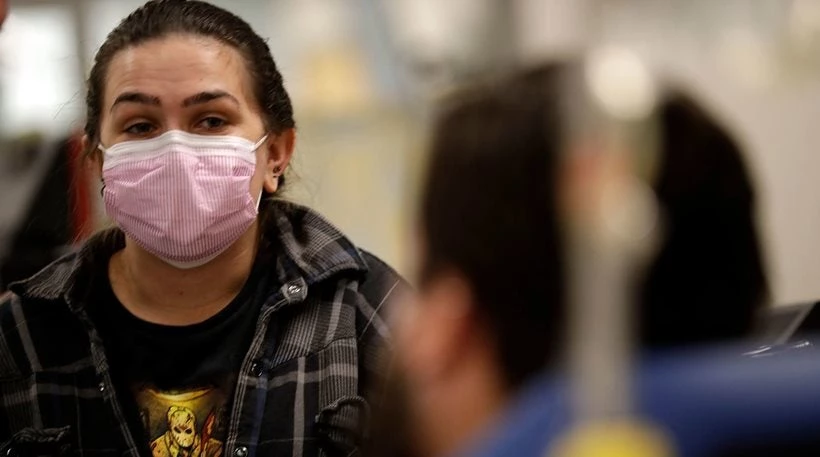 «Εμπόλεμη ζώνη» η Καλιφόρνια – Στήνουν τέντες σε υπαίθριους χώρους για τους ασθενείς με γρίπη